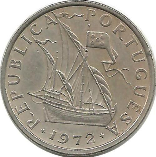 Парусный корабль. Малая каравелла. Монета 5 эскудо. 1972 год, Португалия.