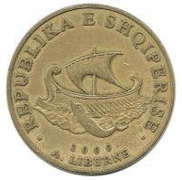 Монета 20 леков. 2000 год. Древнее парусно-гребное судно (либурна).  Албания.